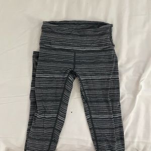 lululemon striped wunder unders, size 2